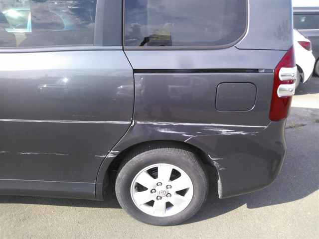 TOYOTA NOAH 2010