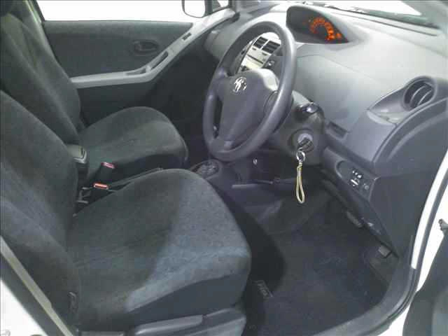 TOYOTA VITZ 2009