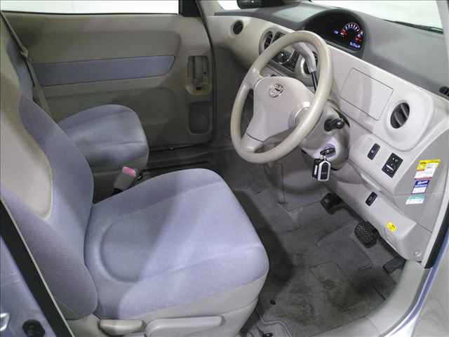 TOYOTA PORTE 2011