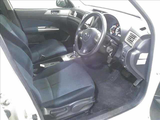 SUBARU EXIGA 2011