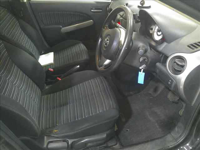 MAZDA DEMIO 2010