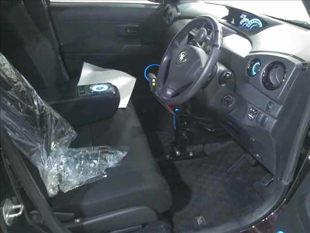 TOYOTA BB 2010