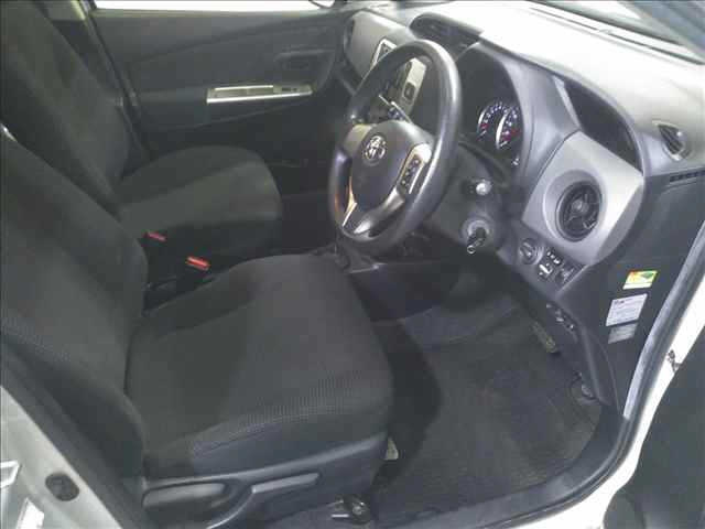 TOYOTA VITZ 2016
