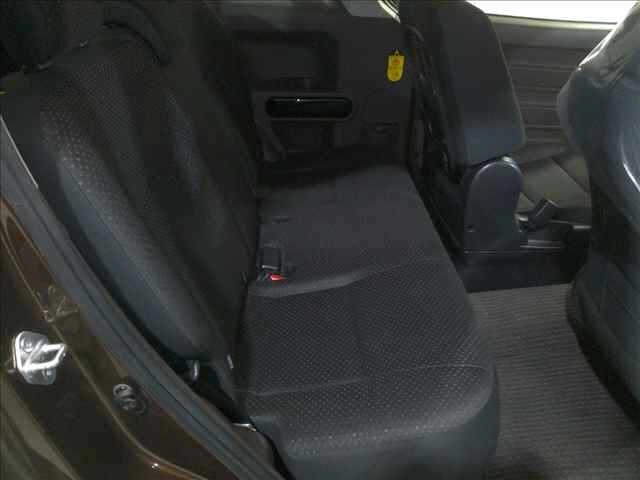 TOYOTA PORTE 2013