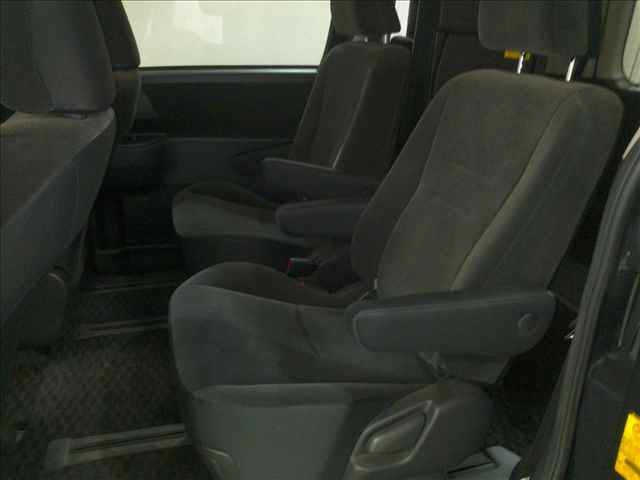 TOYOTA VOXY 2010