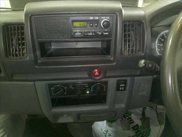 NISSAN CLIPPER TRUCK 2010