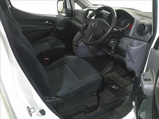 NISSAN NV200 2019