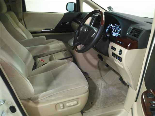 TOYOTA ALPHARD 2009