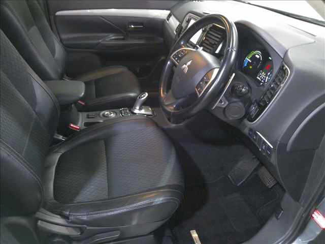 MITSUBISHI OUTLANDER PHEV 2015