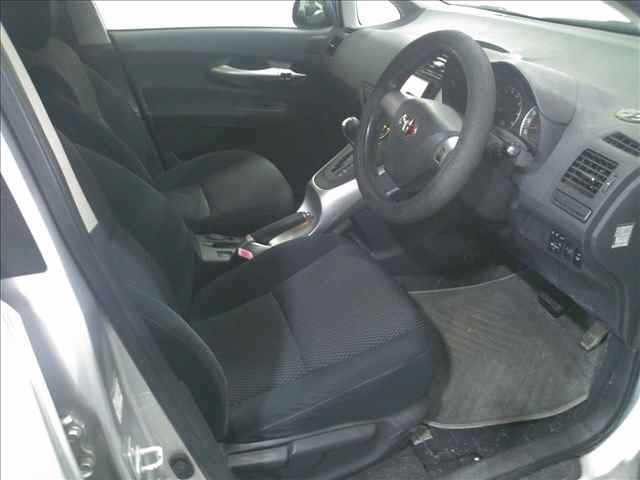 TOYOTA AURIS 2010
