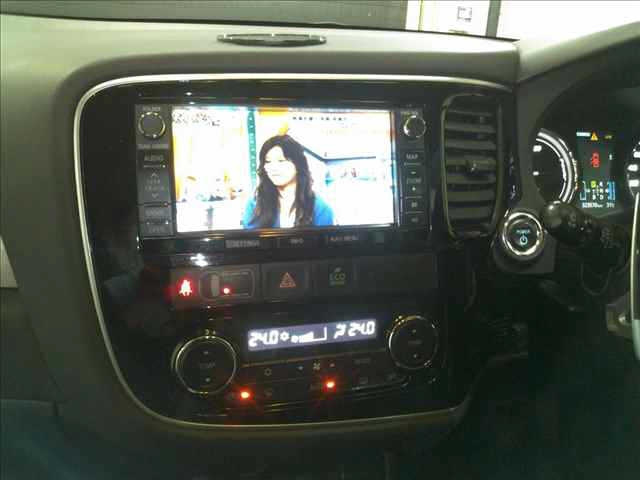 MITSUBISHI OUTLANDER PHEV 2015