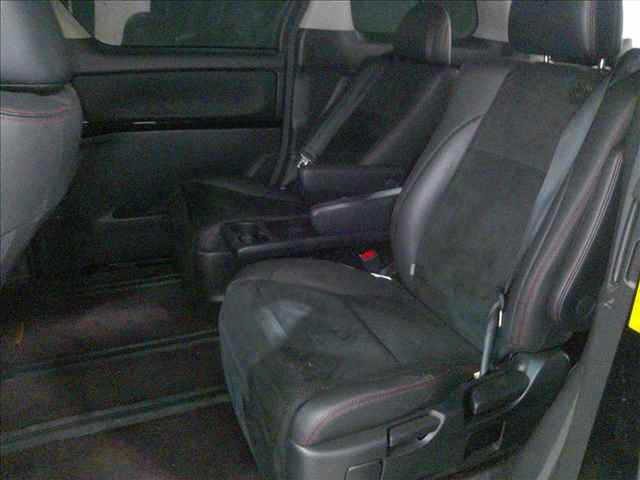 TOYOTA VELLFIRE 2013