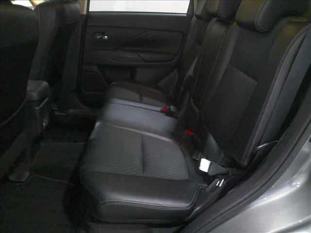 MITSUBISHI OUTLANDER PHEV 2015