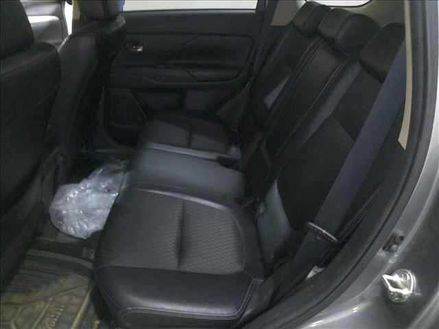 MITSUBISHI OUTLANDER PHEV 2013