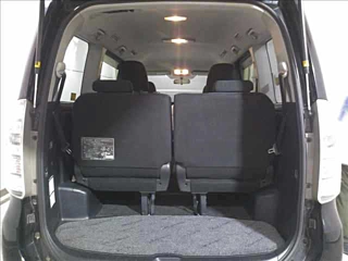 TOYOTA VOXY 2010