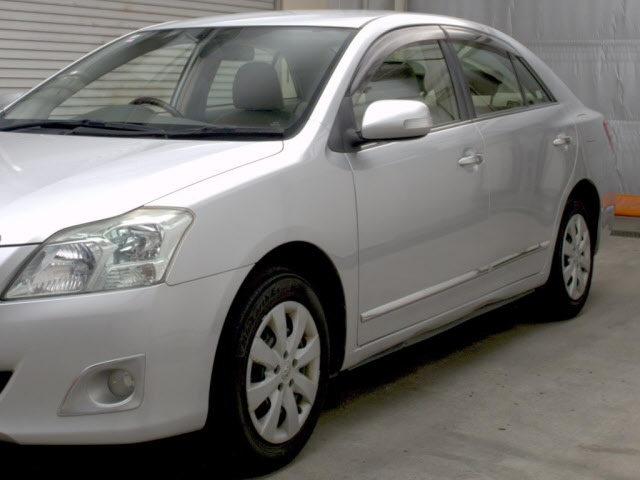 TOYOTA PREMIO 2012