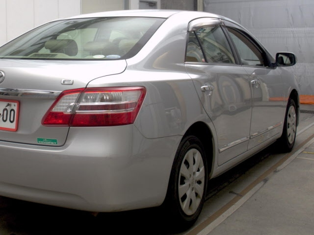 TOYOTA PREMIO 2012