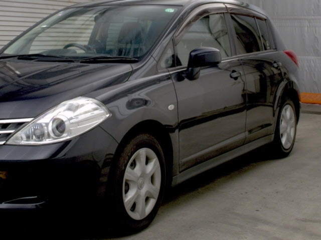 NISSAN TIIDA 2009