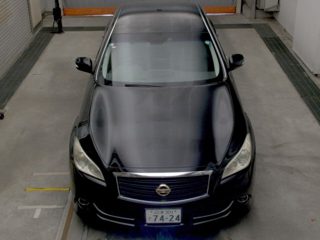 NISSAN FUGA 2010