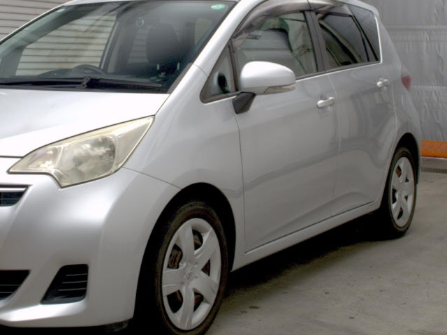 TOYOTA RACTIS 2011