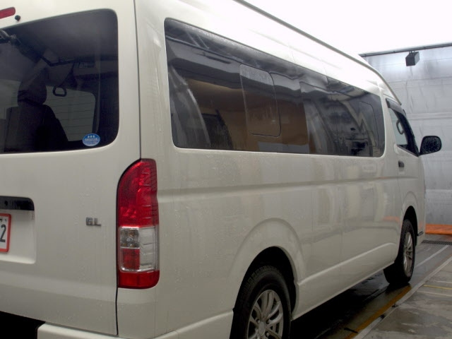 TOYOTA REGIUS ACE COMMUTER 2017
