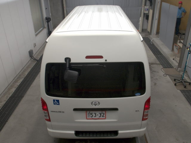 TOYOTA REGIUS ACE COMMUTER 2017