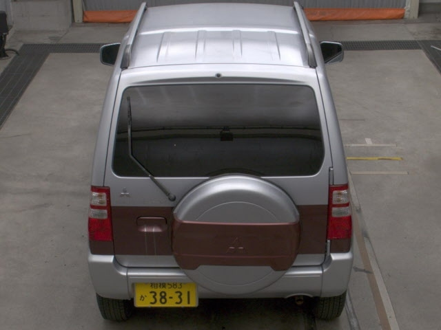 MITSUBISHI PAJERO MINI 2010