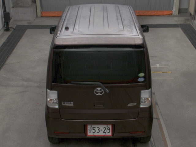 TOYOTA PIXIS SPACE 2012