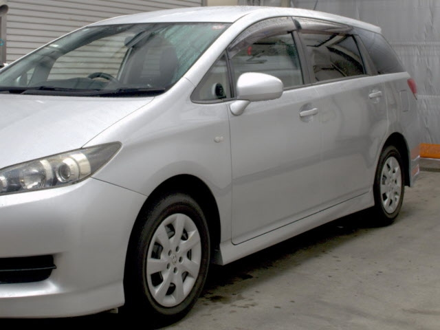 TOYOTA WISH 2010