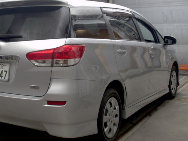 TOYOTA WISH 2010