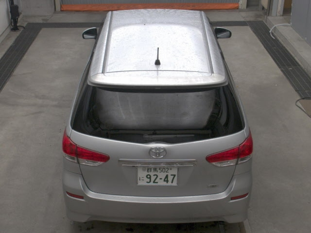 TOYOTA WISH 2010