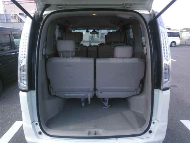 NISSAN SERENA 2015