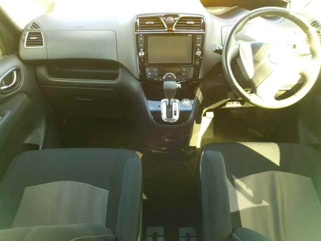 NISSAN SERENA 2015