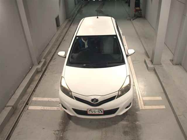 TOYOTA VITZ 2011