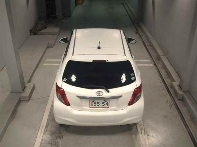 TOYOTA VITZ 2011