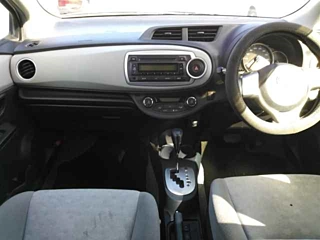 TOYOTA VITZ 2011