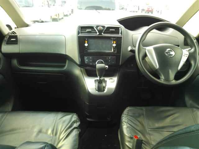 NISSAN SERENA 2015
