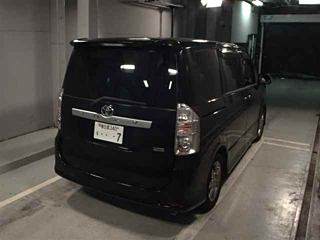 TOYOTA VOXY 2010