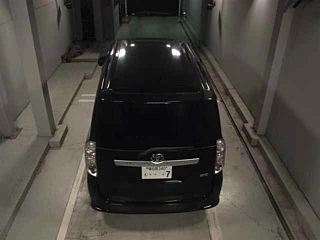 TOYOTA VOXY 2010