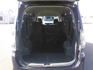 TOYOTA VOXY 2008