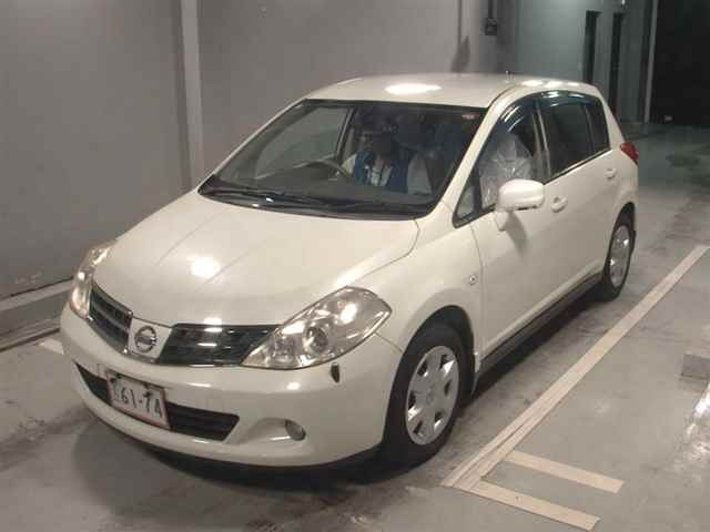 NISSAN TIIDA 2010