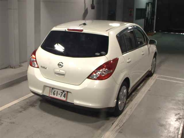 NISSAN TIIDA 2010