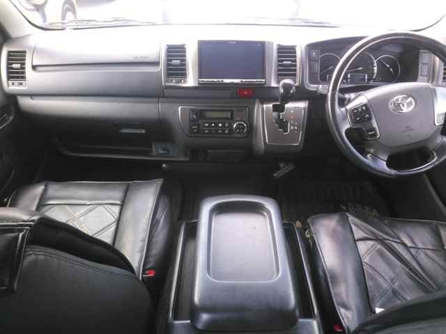 TOYOTA HIACE VAN 2018