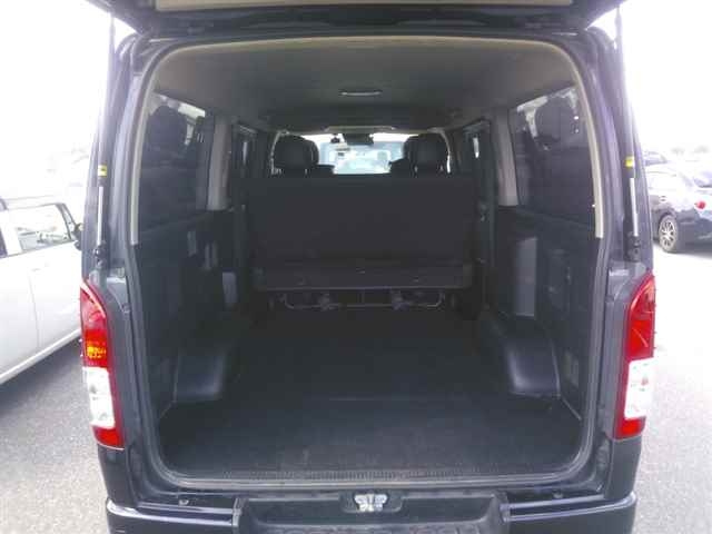 TOYOTA HIACE VAN 2018