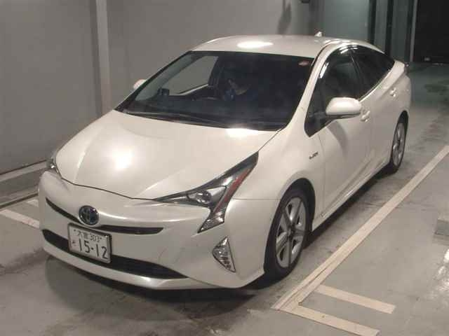 TOYOTA PRIUS 2018