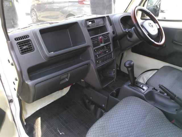 NISSAN CLIPPER TRUCK 2017