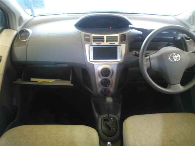 TOYOTA VITZ 2008