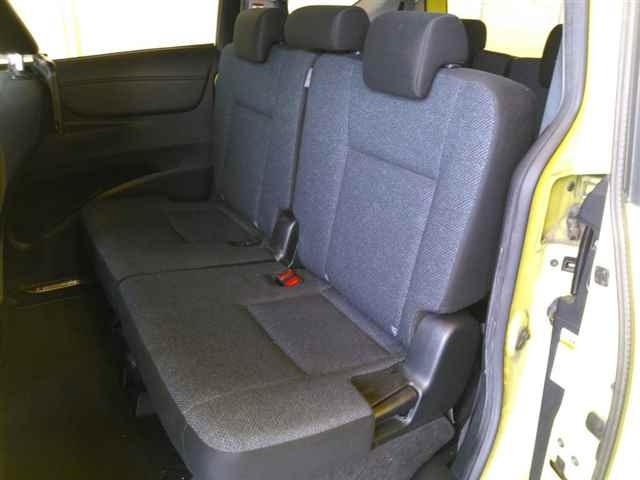 TOYOTA SIENTA 2015