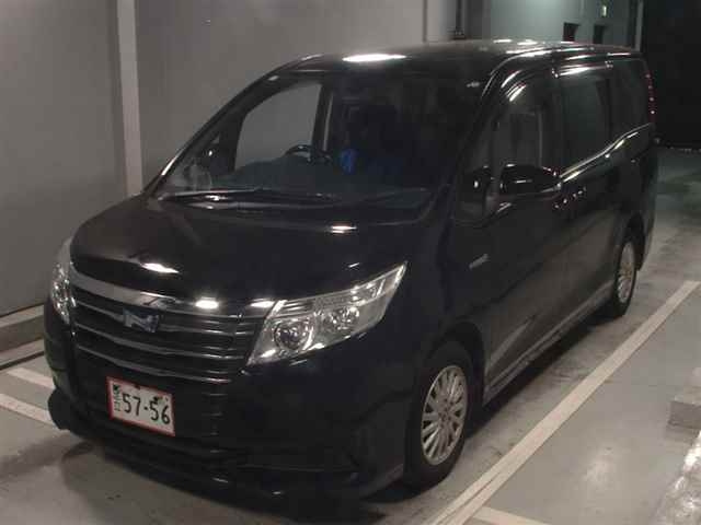 TOYOTA NOAH 2016