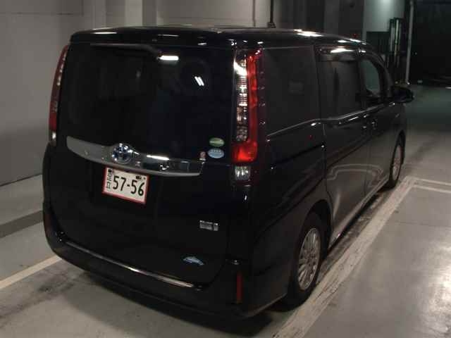 TOYOTA NOAH 2016